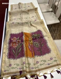 Hermoso Saree de Algodón Muga Suave con Tejido de Rayas Florales y Pallu Floral de Resham Colorido con Borlas - Proveedor Indio - Product Image 6