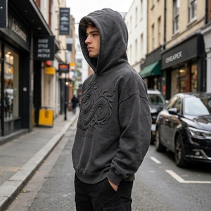Sudadera con Capucha Oversize para Hombre, Gris Oscuro, con Gráficos en Relieve, Estilo Urbano, de Algodón y Felpa, Venta al por Mayor - Product Image 3