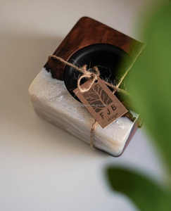 Brûleur à Bakhoor en bois et résine époxy artistique de qualité supérieure, décoration d'intérieur tendance, porte-encens pour une expérience aromatique et un emballage de luxe - Product Image 4