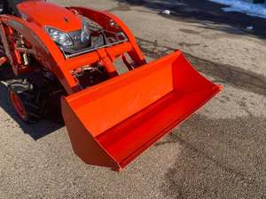 Mini tractor Kubota BX2380 4x4 de 20HP con 3 años de garantía, tractor rojo para jardín Kubota, incluye motor de transmisión por engranajes y caja de cambios. - Product Image 4