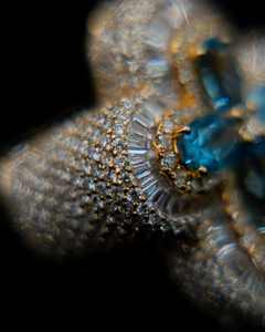 แหวนเงินแท้ 925 ชุบโรเดียม ประดับมอยส์ซาไนต์รูปใบโคลเวอร์สี่แฉก สำหรับงานแต่งงาน งานหมั้น หรือเป็นเครื่องรางนำโชค - Product Image 3