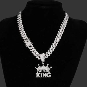 Pendentif diamant le plus vendu, bijou de luxe pour femme, idéal pour le quotidien, les mariages, les fiançailles et les célébrations, en vente. - Product Image 2