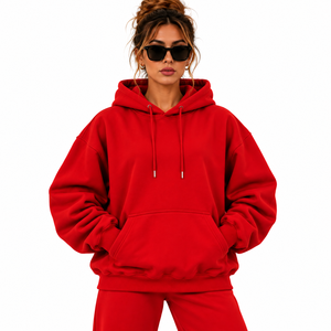 Sweat-shirt à capuche oversize en polaire rouge personnalisé pour femme avec imprimé lettres au dos, ensemble de survêtement décontracté streetwear automne - Product Image 2