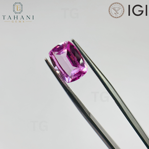พลอยแซฟไฟร์สีชมพูทรงคุชชั่น ผลิตในห้องปฏิบัติการ AG สำหรับทำเครื่องประดับ ได้รับการรับรองจาก IGI ขนาด 5x7 มม.-8x10 มม. สีเปลี่ยนได้ พร้อมประกายไฟสีฟ้า - Product Image 2