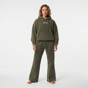 Conjunto Elegante de Sudadera y Pantalones Anchos de Algodón Verde Oliva con Lavado Ácido, Logotipo Personalizado de Alta Calidad en la Parte Delantera, Venta al Por Mayor - Product Image 4
