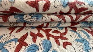 Tela de algodón floral estampada a mano, textil de algodón hecho a mano en India, tela tradicional Sanganeri al por mayor - Product Image 2