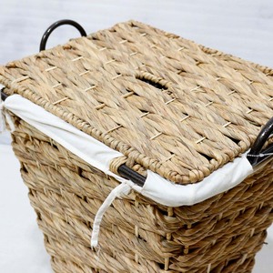 Panier à linge écologique en jacinthe d'eau tressée avec couvercle et doublure amovible pour le rangement des vêtements dans la salle de bain et le salon - Product Image 4