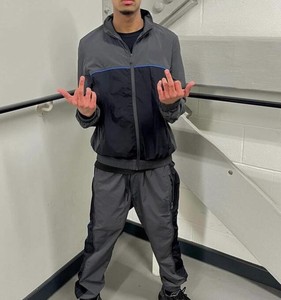 ชุดวอร์มไนลอนผู้ชาย ปักโลโก้ได้ตามต้องการ แบบสองชิ้น เสื้อแจ็คเก็ตซิปต่อผ้า กางเกงขายาว ระบายอากาศได้ดี ผ้าโพลีเอสเตอร์ กันลม ชุดฤดูหนาว - Product Image 4