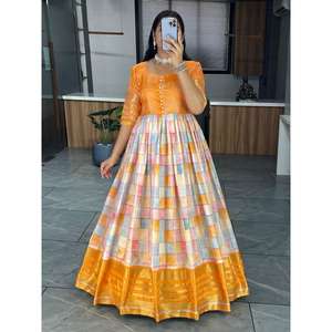 FASHIONABLE COTON SOIE IMPRIMÉ FLORAL AVEC TISSU BORDURE ROBE JAUNE - Product Image 1