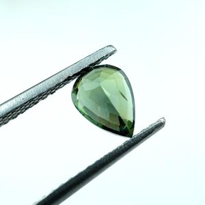 Piedra Preciosa de Zafiro Azul Verde Natural, Corte Facetado en Forma de Pera, 0.89 Quilates, 6.5x5x3.5 MM - Product Image 4