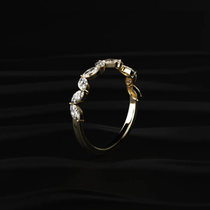 Anillo de Diamantes de Media Eternidad con Diseño Zig Zag Marquise, Anillo de Compromiso y Boda de Lujo, Oro Amarillo de 14K, Diamantes VVS-VS - Product Image 2