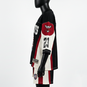 Conjunto de Camiseta y Pantalones Cortos de Fútbol para Mujer, Tela de Malla de Poliéster Premium, Estilo Panel Negro, Rojo y Crema, Logotipo Personalizado por Sublimación - Product Image 5