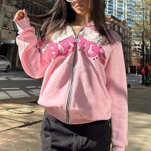 เสื้อฮู้ดซิปพิมพ์ลายกราฟิกแบบกำหนดเอง สไตล์ Y2K กรันจ์ ฮิปฮอป สตรีทแวร์ สวยงาม - Product Image 1