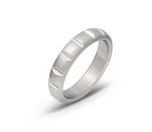 แหวนสแตนเลสสตีลแบบแข็งพร้อมลวดลายตกแต่ง - Product Image 2