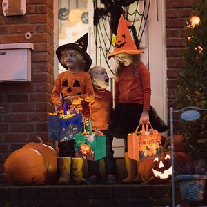 Sacchetti per dolcetti di Halloween con manici per la distribuzione di caramelle - Product Image 3