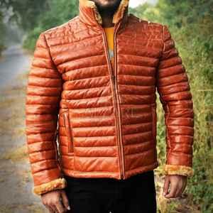 Chaqueta de cuero de lujo con relleno térmico, acabado suave y un estilo moderno y elegante. - Product Image 2