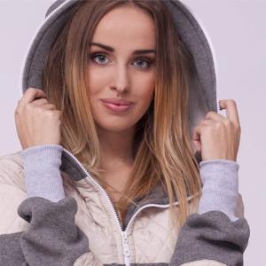 Mono de cuello alto con marca personalizada, tela de compresión elegante, estilo tech-streetwear, suministro a granel de fábrica - Product Image 2