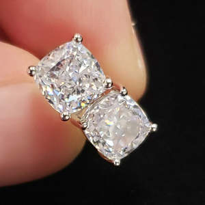 Pendientes de Diamantes Cultivados en Laboratorio con Corte Cojín en Oro, Oro Rosa, Oro Blanco o Plata VVS VS D E F para Mujer - Product Image 1
