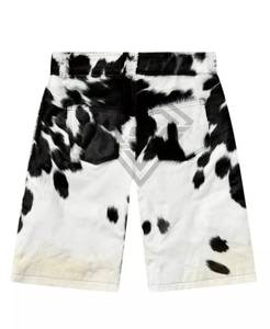 Shorts en cuir imprimé vache noir et blanc, fabriqués sur mesure, vente en gros, unisexe, streetwear, mode tendance - Product Image 3