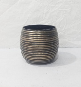 Maceta metálica redonda con diseño perforado, maceta decorativa para plantas de interior y exterior, patrón cortado con láser, resistente a la oxidación. - Product Image 5