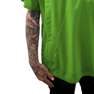 Chemise de travail à manches courtes verte pour homme DREADMARK INDUSTRIES, poche poitrine, confortable, uniforme personnalisé pour salon de coiffure - Product Image 5