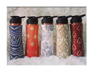 ขวดน้ำทองแดงพิมพ์ลาย 1000 มล. ปลอดภัยสำหรับน้ำเดือด ใช้งานได้หลากหลาย ประโยชน์ตามหลักอายุรเวท ดีไซน์รักษ์โลก เพื่อสุขภาพ - Product Image 4