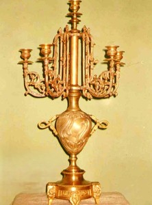 Candelabro de Latón Ornamentado, Elegante Portavelas de Siete Brazos, Centro de Mesa Duradero para Decoración del Hogar - Product Image 2