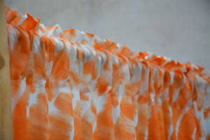 Rideau imprimé tie-dye teint à la main en coton naturel, décoration de fenêtre pour chambre, salon, bureau, hôtel - Product Image 4