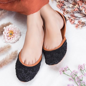 Pakistani Traditional Shoes Wholesale Factory <b>Direct</b> Custom Colors & Designs Ladies Pumps Flat Khussa Jutti For Women - Product Image 3
