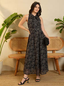Vestido de Georgette con Estampado Abstracto Negro de Estilo Único, Corte en A, para Eventos Nocturnos y Celebraciones, Disponible a un Precio Competitivo - Product Image 5