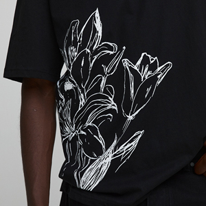 T-shirt graphique imprimé OEM pour homme, personnalisé, streetwear, manches courtes, col rond, vêtement décontracté et tendance - Product Image 3