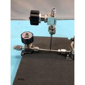 Régulateur de pression APTECH AP5008S4MTSCMK + 2X - Équipements et pièces semi-conductrices d'occasion fiables à l'échelle mondiale chez - Product Image 5