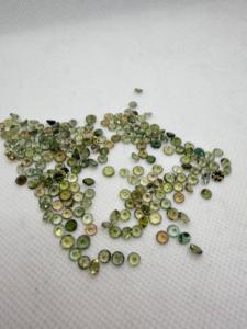 Lot de 66 pierres précieuses naturelles de tourmaline verte facettées de 4-5 mm, effet de couleur/feu, sans trou, achetez maintenant, prix de gros, pour la création de bijoux - Product Image 6