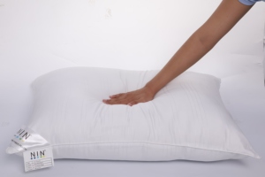 Relleno de Almohada NIN Rectangular 50x70cm, Funda de Microfibra Transpirable Antiácaros, Relleno 100% Fibra de Poliéster, 300 Hilos - Product Image 4