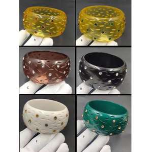 Pulseras de Resina Talladas Finas al por Mayor, Brazalete de Resina en Colores Sólidos, Joyería Vintage Hecha a Mano en India con Calidad Premium - Product Image 1