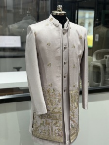 Sherwani Lila Premium para Hombre, Bordado Floral de Alta Calidad, Estilo Étnico para Bodas y Fiestas, Personalizable - Product Image 4
