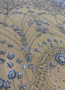 Tissu en dentelle française exquise, orné de perles faites à la main, très vendu, pour robes de mariée ou robes de soirée, disponible au meilleur prix - Product Image 4