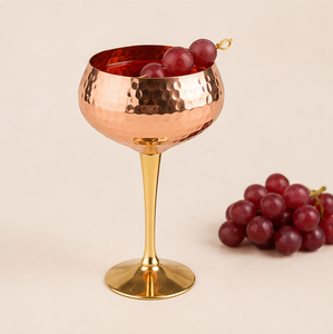 Copa de Vino de Cobre Puro Hecha a Mano de Lujo con Soporte de Latón Ornamentado, Diseño Martillado Vintage, Copa de Cóctel para Bodas y Bar en Casa - Product Image 4