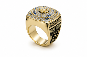 Bague Cocktail Aigle pour Homme en Acier Inoxydable Plaqué Or 18K avec Zircon Cubique Sertie Pavé – Bague de Champion Glamour - Product Image 4
