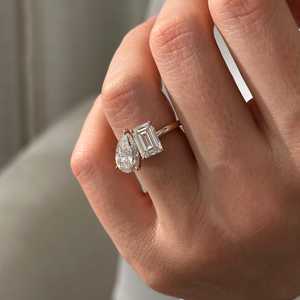 Bague en diamant de laboratoire Toi et Moi de 4 carats, taille Radiant et Poire, E VVS2, bague à deux pierres en or rose, certifiée IGI - Product Image 5