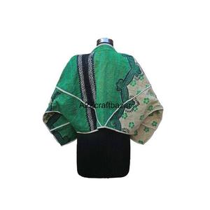 Veste Kantha style bohème hippie d'automne en gros, faite à la main, en coton matelassé, imprimé floral, avec ceinture tricotée, pour l'hiver et le printemps - Product Image 1