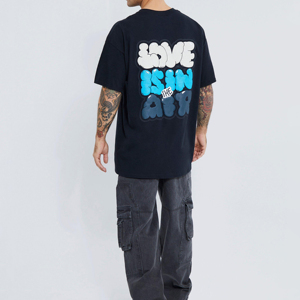 Camiseta Oversize para Hombre con Estampado 'Love Is In The Air' en la Espalda, Estilo Urbano, Manga Corta, Cuello Redondo, Algodón Jersey - Product Image 2