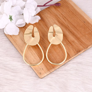 Pendientes de botón de latón chapados en oro amarillo hechos a mano, los más vendidos, joyería personalizada para mujer, regalo para ella, colección delicada - Product Image 2
