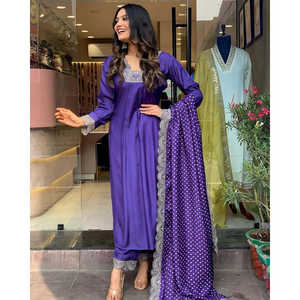 Magnifique bas en soie modale et ensemble Dupatta Taille 2XL - Product Image 6