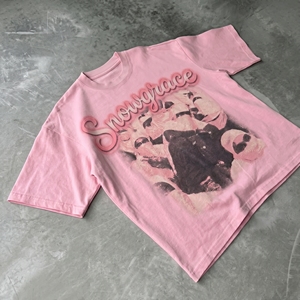 Camiseta Snowgrace Rosa Estampada para Hombre, Manga Corta, Cuello Redondo, Informal, de Algodón, Corte Regular, con Logotipo Estampado en la Parte Delantera - Product Image 2
