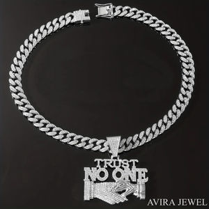 Pendentif Diamant Moissanite Grande Étoile en Argent 925 Plaqué Or, Bijou Hip Hop Unisexe Sertie de Pierres avec Certificat GRA Inclus - Product Image 4