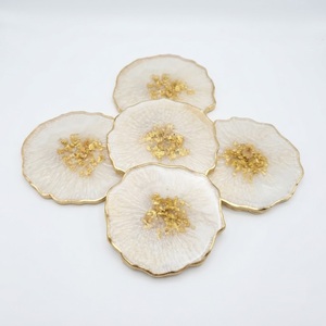 Juego de posavasos de resina de lujo con geodas rosas al por mayor, tapete irregular redondo de ágata personalizado con copos de lámina dorada para bodas y fiestas de lujo - Product Image 3