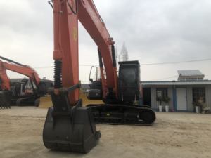 รถขุดไฮดรอลิกแบบล้อ Hitachi ZX240-3 มือสอง ปี 2023 สภาพ 95% ใหม่ ใช้งานน้อย เครื่องยนต์ 125 กิโลวัตต์ กำลัง 23 ตัน บุ้งกี๋ 1.2 เมตร - Product Image 4