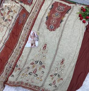 Nueva Variedad de Muselina de Viscosa con Estampado Digital - Conjunto de Salwar, Traje y Dupatta con Aari y Trabajo Manual - Fabricante de Surat - Product Image 5