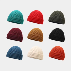 Bonnets unisexes personnalisés en acrylique 100% de haute qualité, à carreaux, tendance, tricotés, unis, design élégant, populaires, doux, chauds et à séchage rapide - Product Image 1